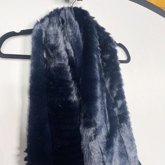 New Banana Republic Navy Blue Faux Fur Blocked Peppy Scarf Wrap Warm Winter - Picture 6 of 11